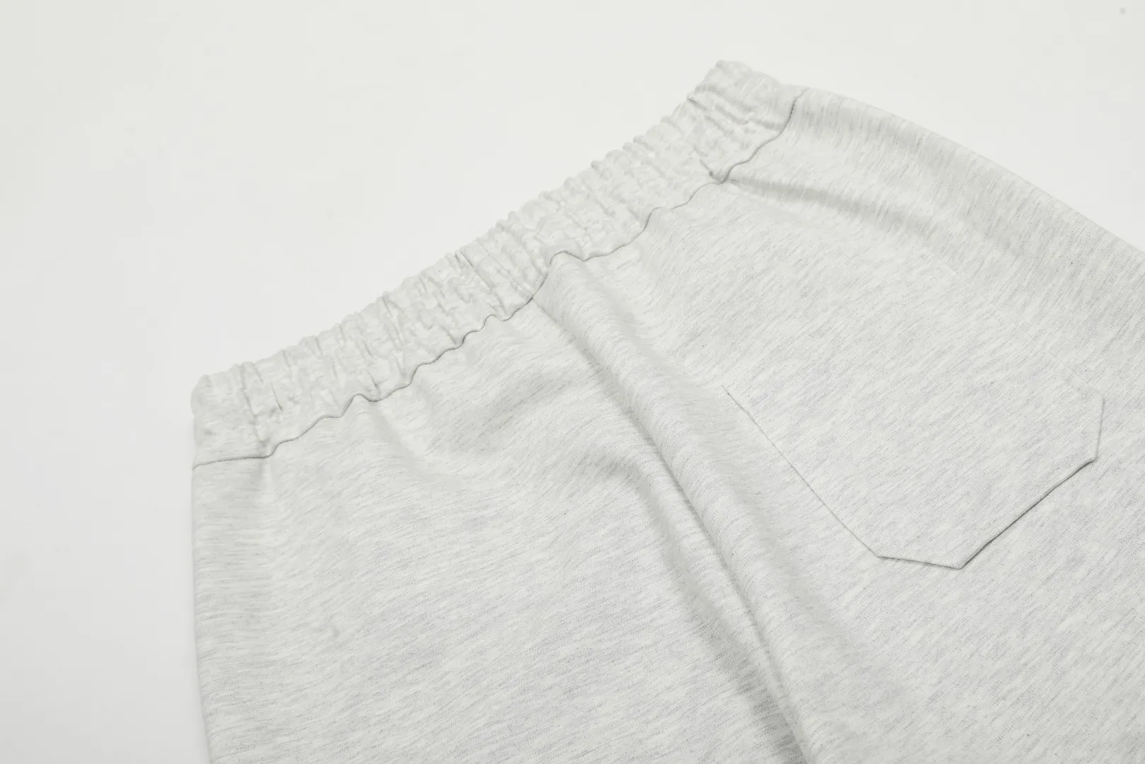 🅿️250 "Top quality" Style number: T7002# [Ralph Lauren solid color pony embroidered logo simple casual wide-leg trousers] ✅Ralph Lauren classic basic versatile unisex wide-leg spliced couple straight trousers ✅Brocade and cotton Roman cloth splicing technology ✅The version is restored to the original single The maximum size can be worn up to 170 pounds Loose, comfortable and stress-free ✅The upper body is simple and easy to match ootd must-have Good-looking clothes are never chosen by anyone. A must-have in couples’ wardrobes. Size: S-XL. Color: floral gray, black, yellow, and fruit green.
